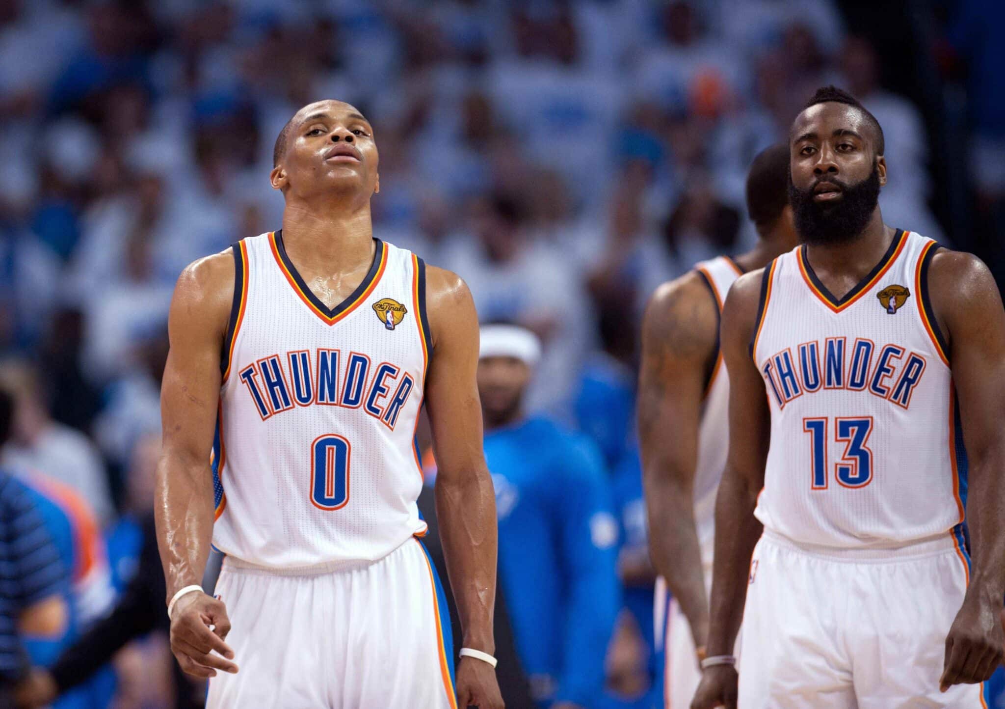 Russell Westbrook e James Harden no Oklahoma City Thunder. Foto: Icon sport