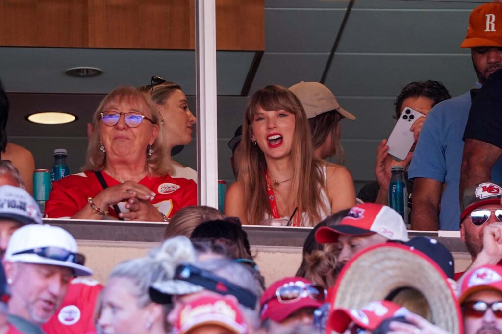 Amuleto da sorte: Taylor Swift viaja para assistir ao jogo dos Chiefs na NFL