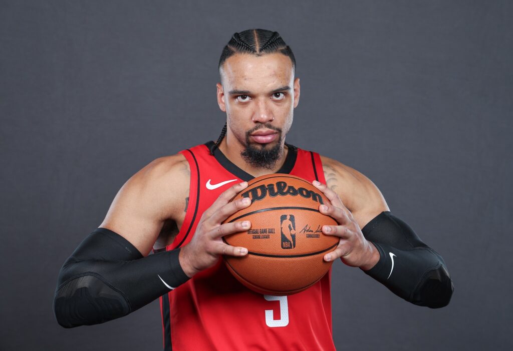 NBA: Dillon Brooks aponta persegui&ccedil;&atilde;o ap&oacute;s expuls&atilde;o em estreia pelos Rockets