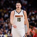 NBA: Jokic ofusca estreia de Holmgren com duplo-duplo em vit&oacute;ria dos Nuggets