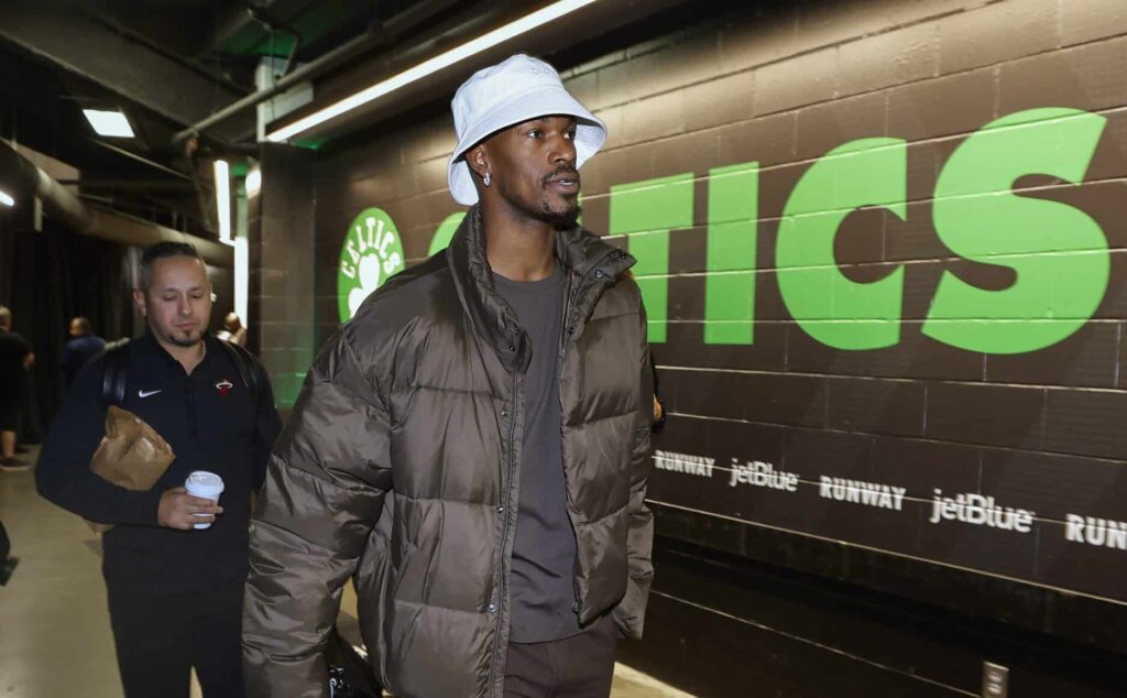 Jimmy Butler consegue permiss&atilde;o da NBA para &lsquo;descansar&rsquo; e desfalca Heat