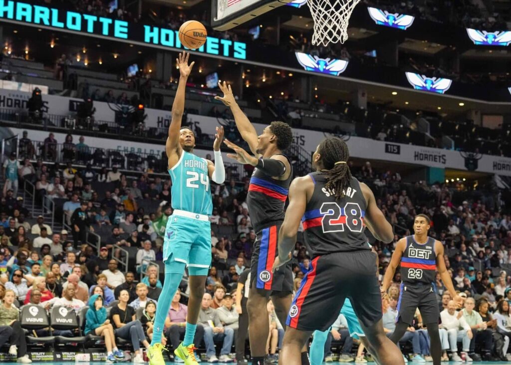 NBA: Clima tenso! Novato dos Hornets se envolve em briga&nbsp;com&nbsp;Isaiah Stewart