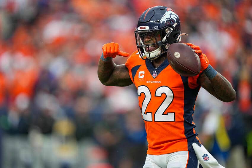 NFL suspende defensor dos Broncos por 4 jogos