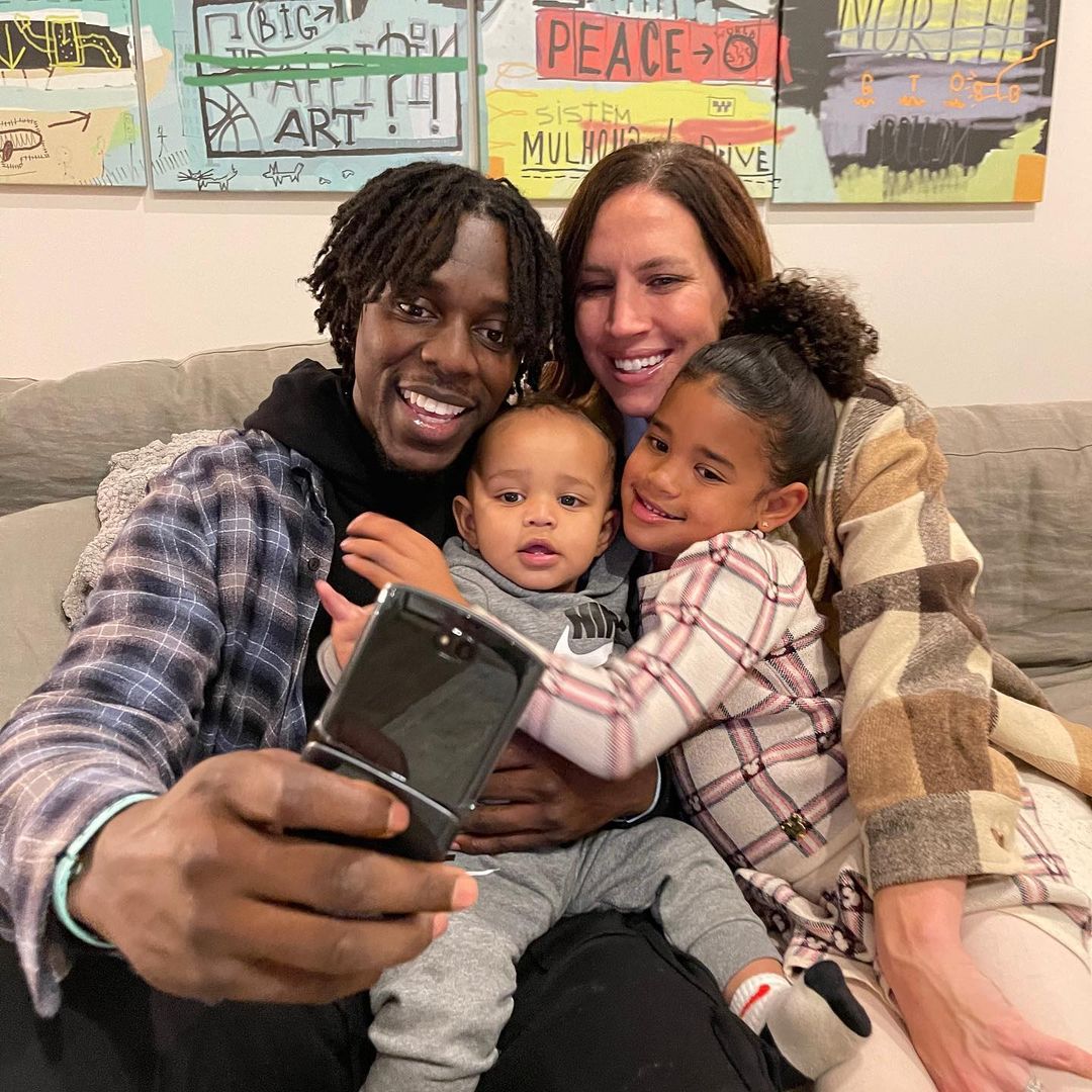 Jrue Holiday, Lauren e seus dois filhos. Foto: Reprodu&ccedil;&atilde;o/Instagram