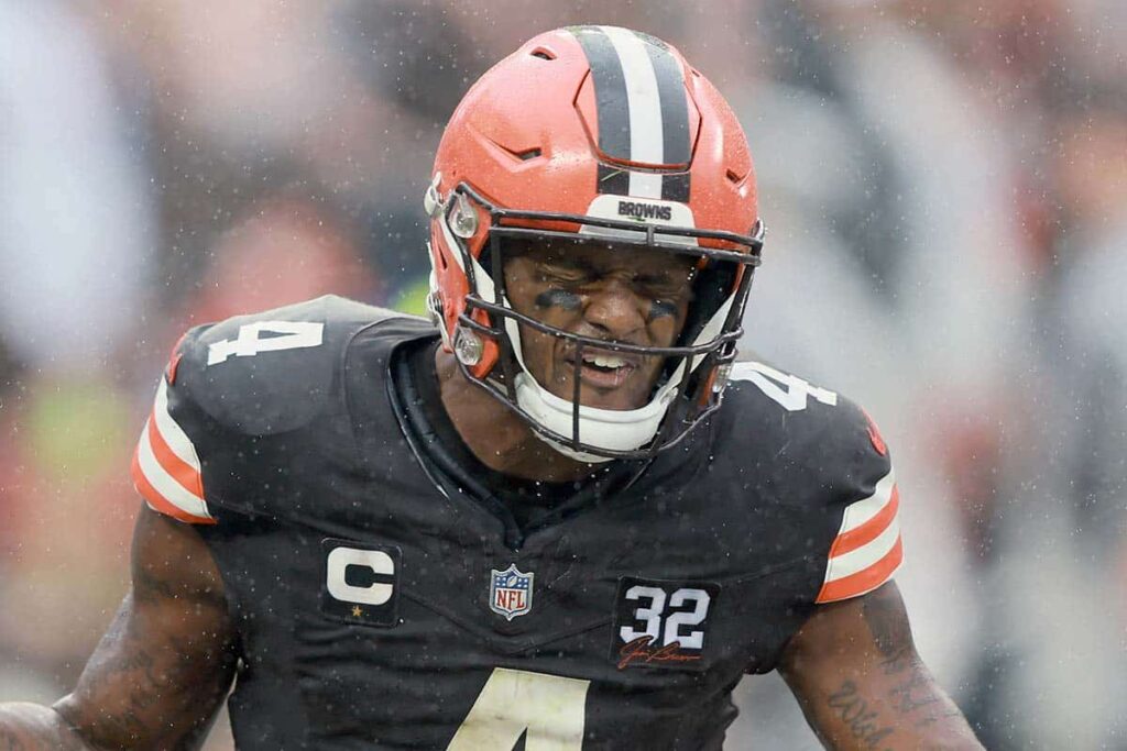 NFL: Quarterback dos Browns sofre contra Ravens e perde temporada