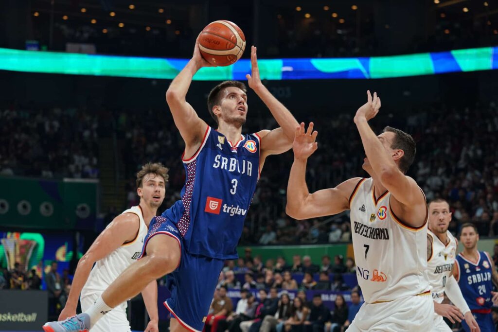 Mercado NBA: Clippers trocam rec&eacute;m chegado para rival de confer&ecirc;ncia