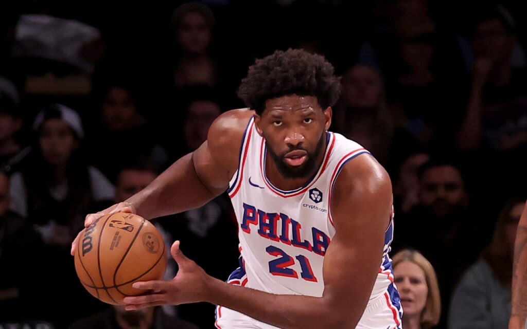 NBA: Embiid esnoba apresenta&ccedil;&atilde;o dos Nets em cena inusitada
