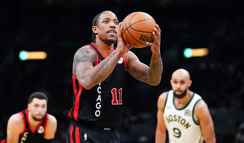 DeMar DeRozan em a&ccedil;&atilde;o pelo Bulls em uma partida da NBA
