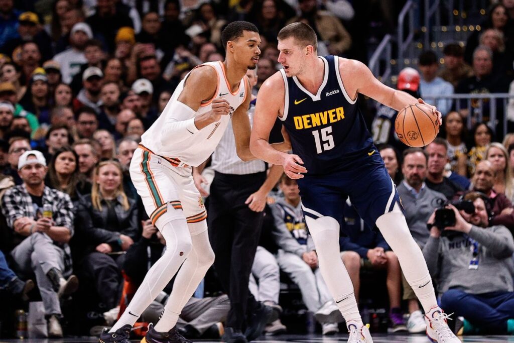 Nikola Jokic se impressiona com Wembanyama na NBA: &lsquo;Ele n&atilde;o tem medo&rsquo;