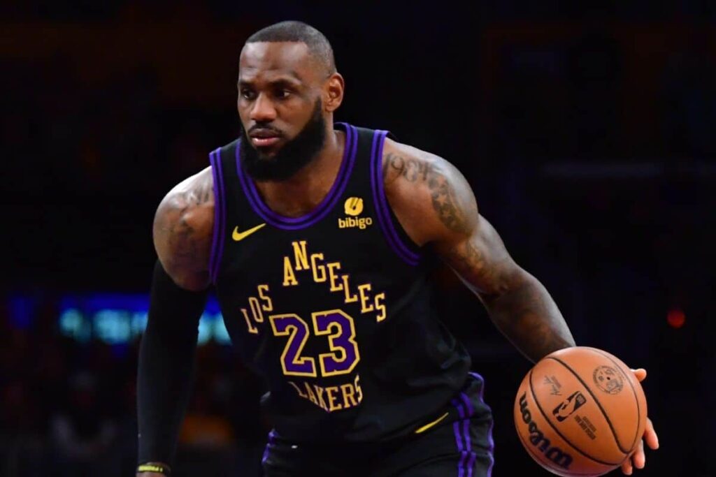 NBA: LeBron MVP? Colega de Lakers defende que astro entre na corrida