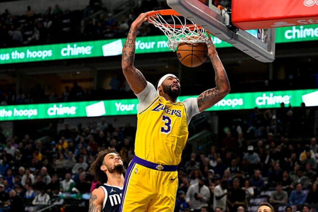 NBA: Anthony Davis garante vit&oacute;ria apertada dos Lakers diante dos Spurs