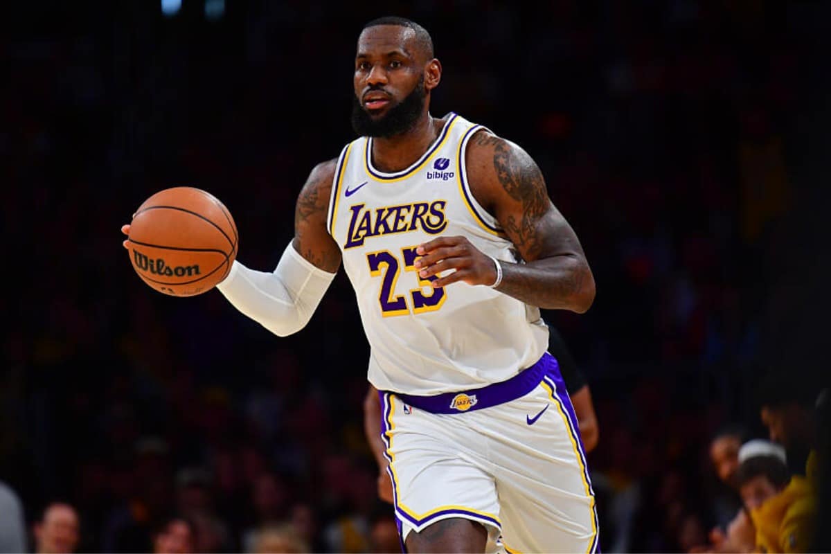 Lebron James em ação pelo Los Angeles Lakers na NBA