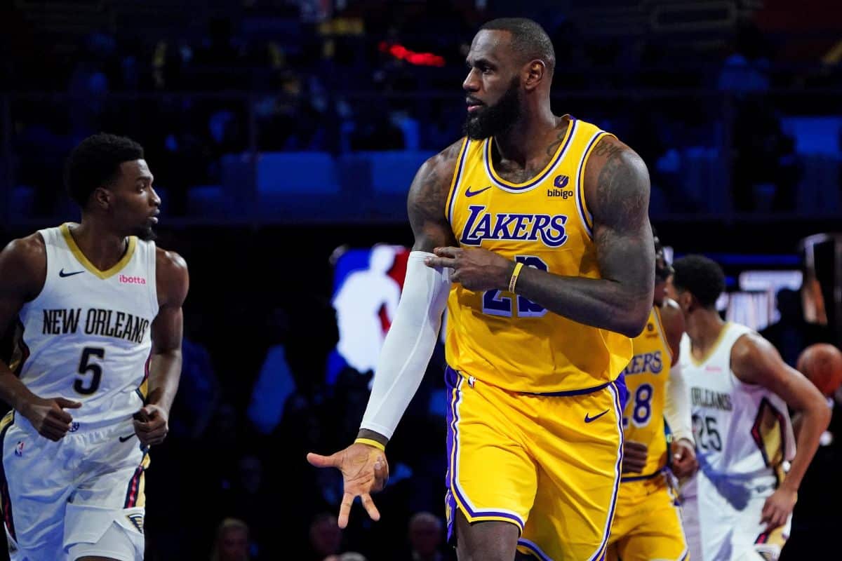 LeBron James anotou 30 pontos em 23 minutos. Foto: Icon Sport