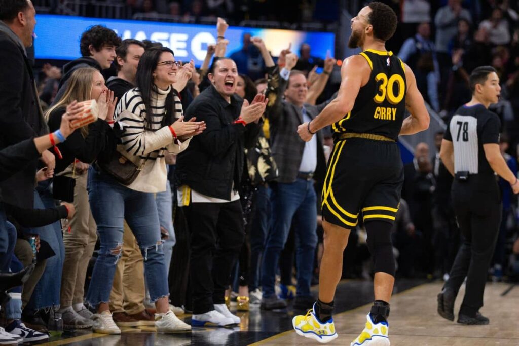 NBA: Curry atinge marca absurda e se isola como o maior arremessador da hist&oacute;ria