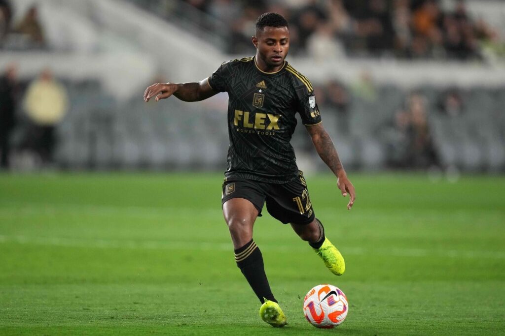 MLS: Quem &eacute; Diego Palacios, lateral-esquerdo poss&iacute;vel refor&ccedil;o do Corinthians