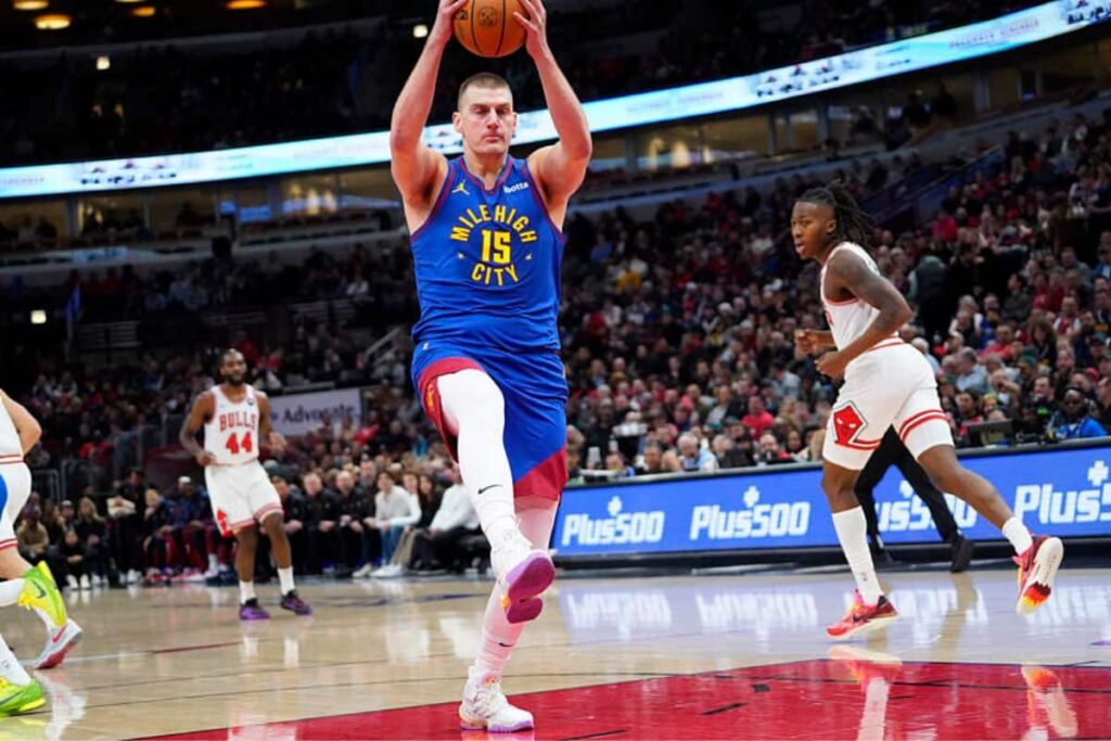 NBA: Após polêmica com Jokic, Nuggets vencem Bulls fora de casa
