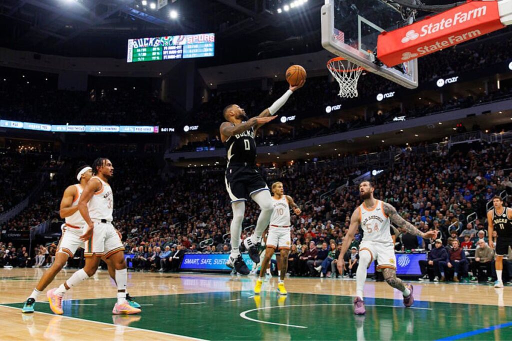 NBA: Lillard alcança feito incrível na carreira e Bucks vencem Spurs