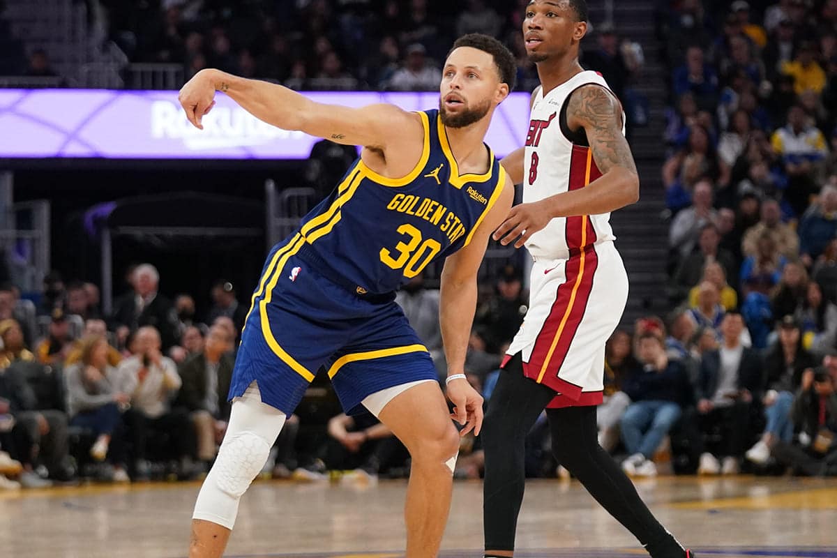 Curry anotou apenas 13 pontos na partida entre Golden State Warriors x Miami Heat pela NBA. Foto: Reprodu&ccedil;&atilde;o/ Icon Sports