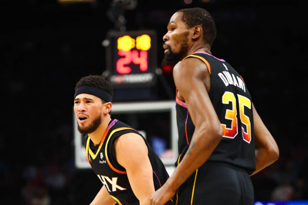 NBA: Devin Booker reclama de lance pol&ecirc;mico, mas Kevin Durant assume culpa