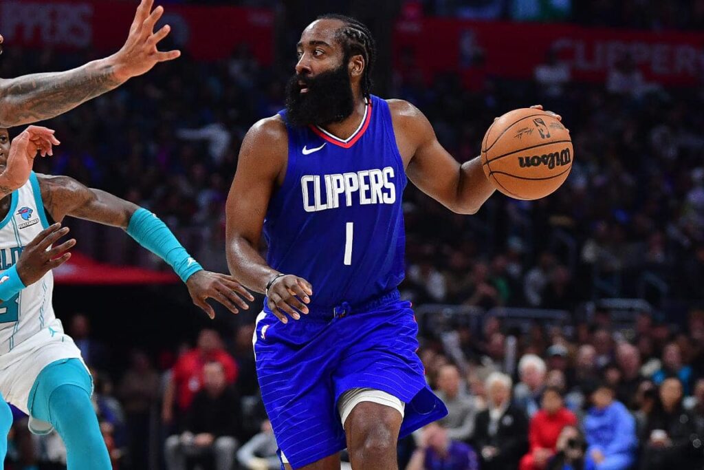 NBA: Harden &eacute; decisivo e Clippers aumenta s&eacute;rie positiva
