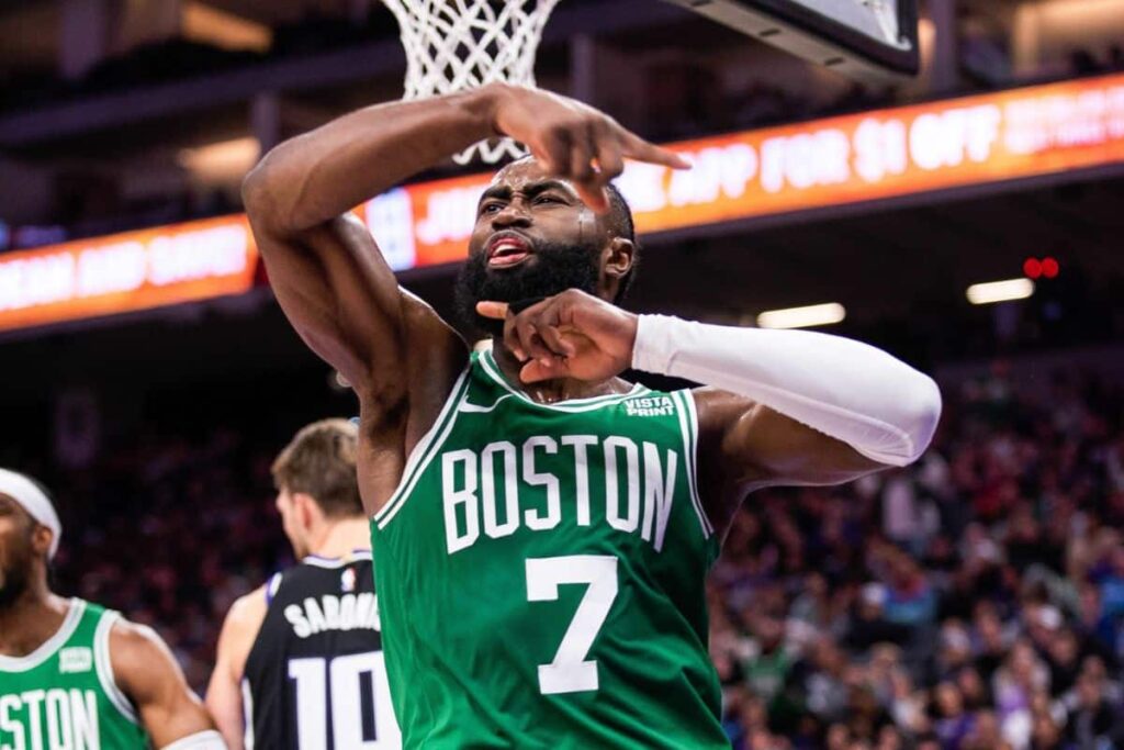 NBA: sem Tatum, Jaylen Brown puxa responsabilidade diante dos Kings