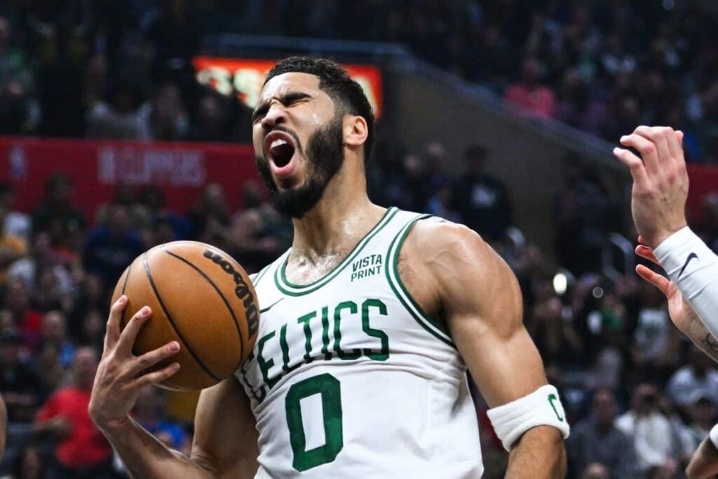 NBA: Em Los Angeles, Celtics humilham Clippers na frente de Vini Jr.