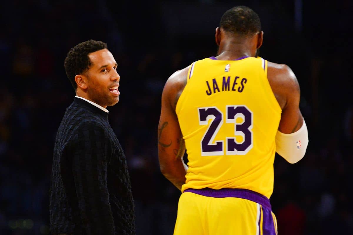Maverick Carter e LeBron James em jogo do Los Angeles Lakers. Foto: Icon sport