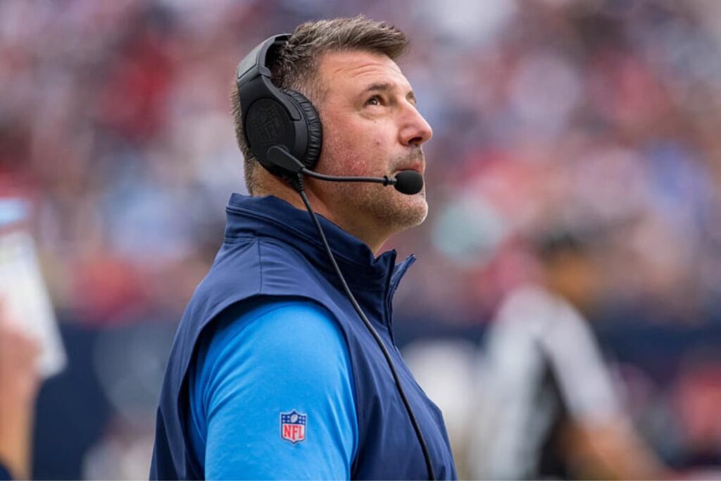 NFL: T&eacute;cnico demitido &eacute; cobi&ccedil;ado por tr&ecirc;s times