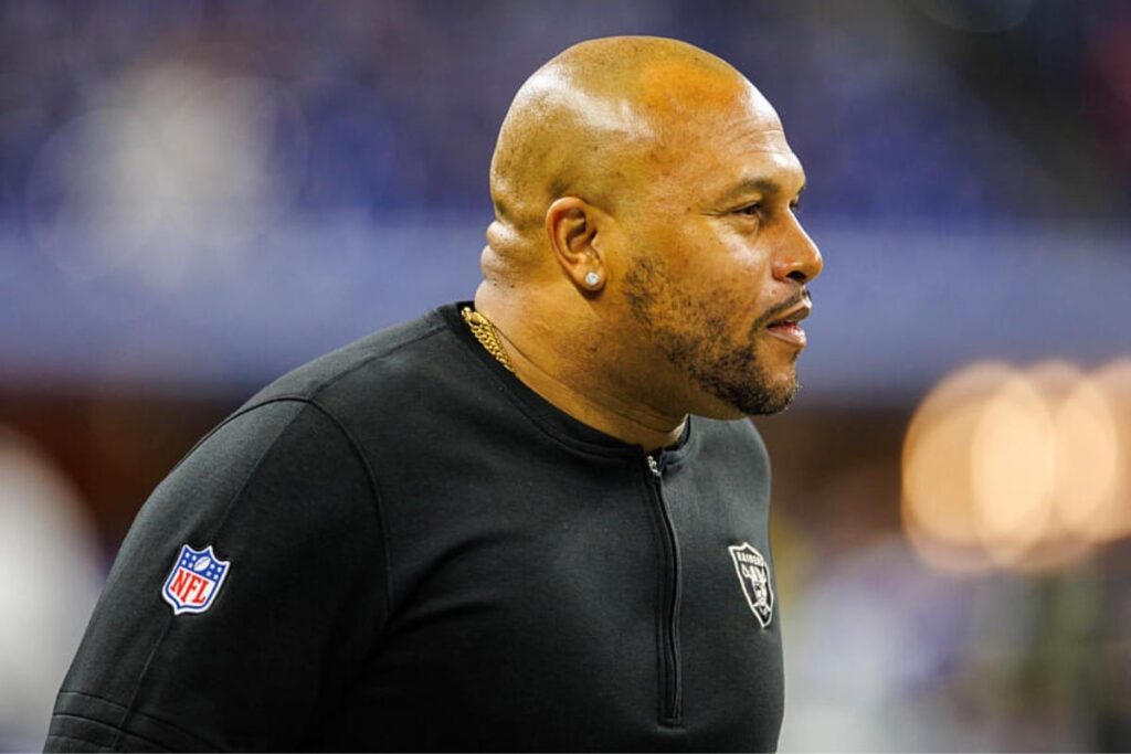 NFL: Antonio Pierce assume nova fun&ccedil;&atilde;o nos Raiders