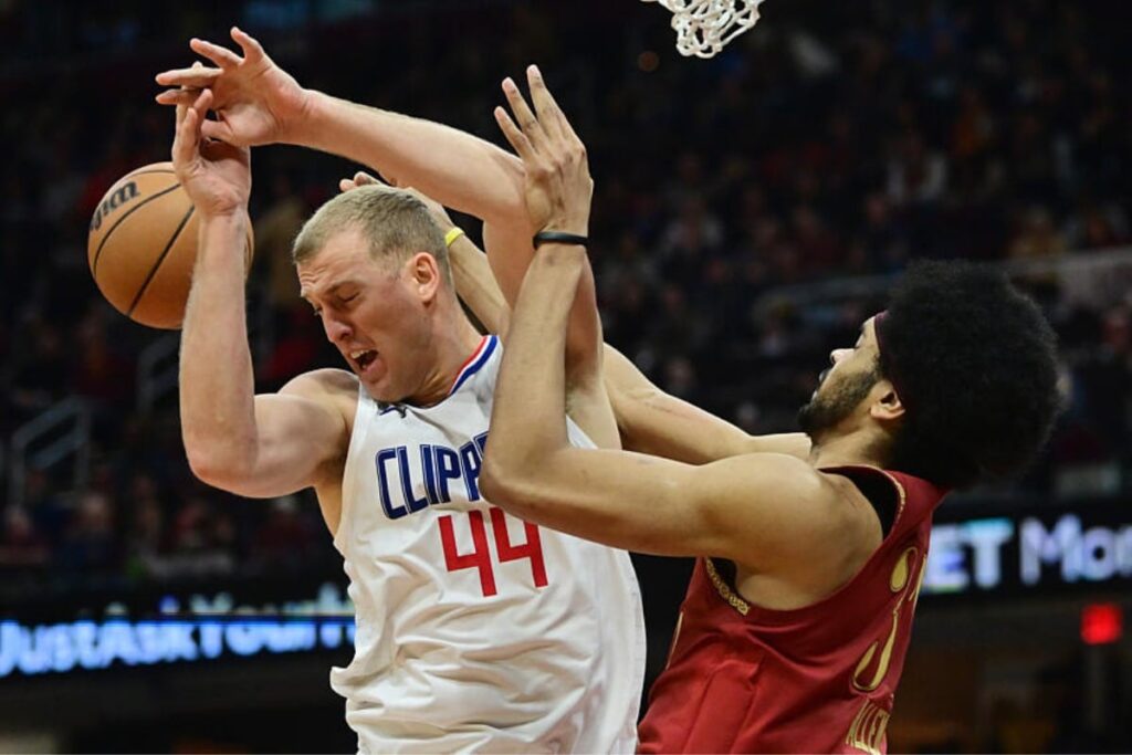 NBA: Clippers &eacute; dominado pelos Cavaliers em noite de Donovan Mitchell