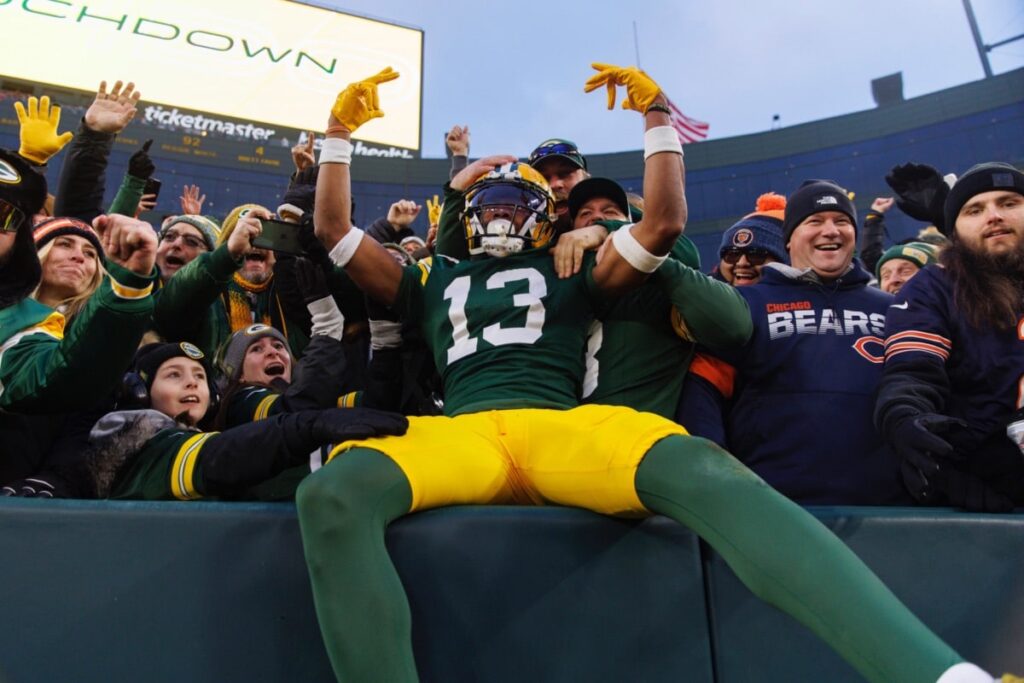 NFL: Packers derrotam Bears e surpreendem com classifica&ccedil;&atilde;o para os playoffs