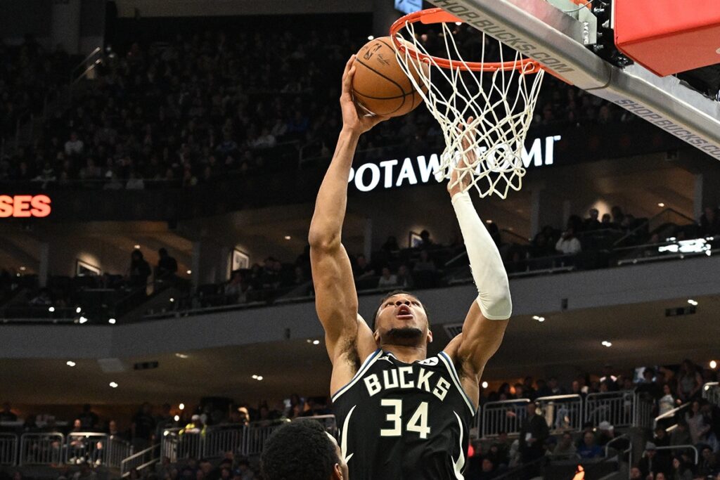 NBA: Ainda sem novo t&eacute;cnico, Bucks depenam Pelicans