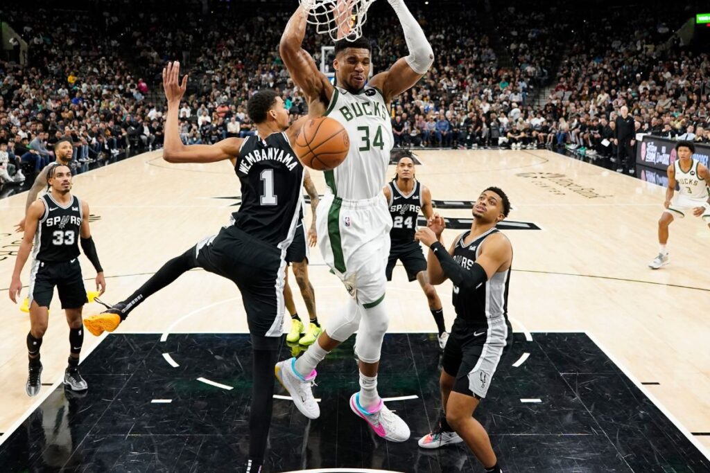Giannis marca 44 pontos e comanda vit&oacute;ria dos Bucks sobre os Spurs