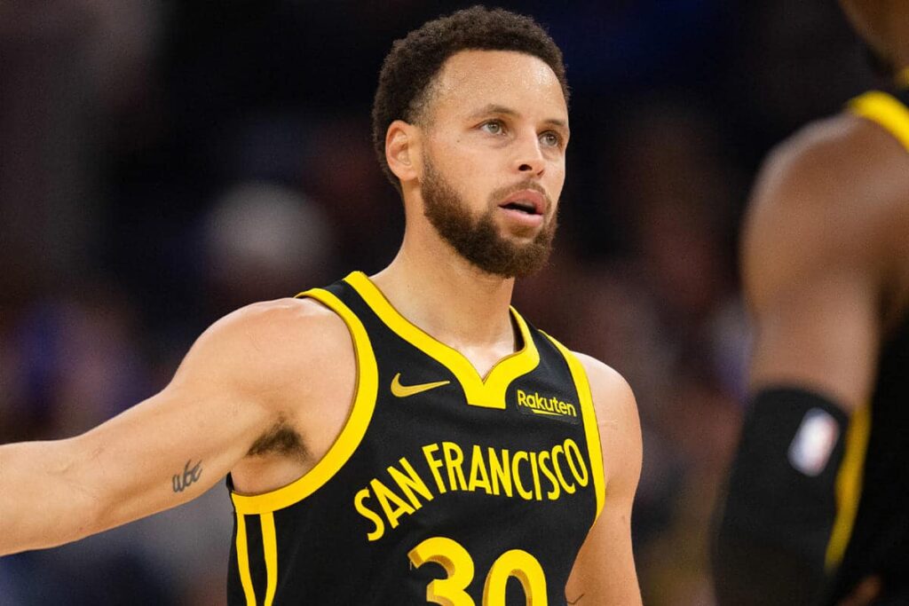 NBA: Curry vai mal, Steve Kerr &eacute; criticado e Warriors perdem para Raptors