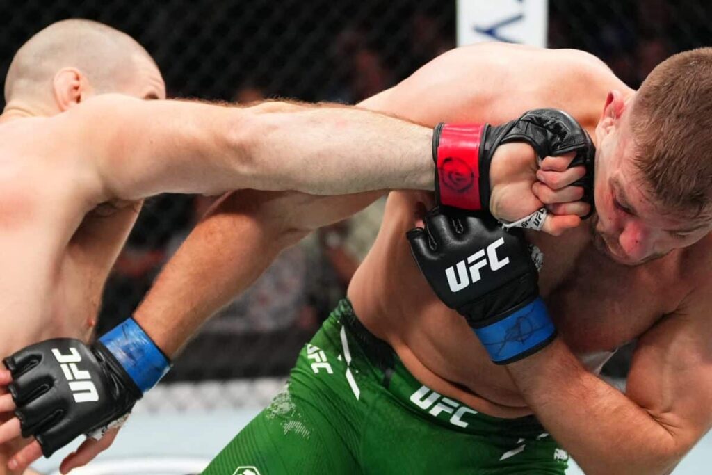 UFC 297: Du Plessis surpreende e tira cintur&atilde;o peso m&eacute;dio de Strickland