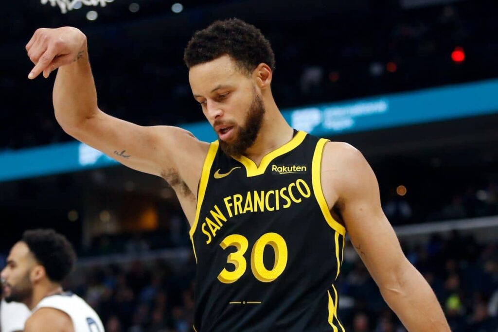 T&eacute;cnico dos Warriors &eacute; internado, e NBA adia jogo contra Utah Jazz