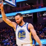Curry dedica vitória dos Warriors a assistente que morreu: ‘Foi difícil’