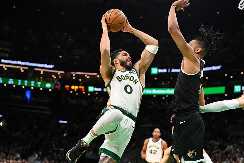 NBA: Jayson Tatum tem atua&ccedil;&atilde;o espetacular e Celtics superam o desfalcado Heat