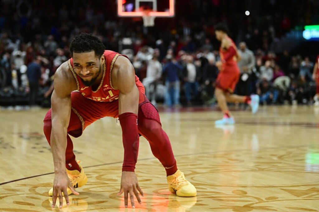 Donovan Mitchell d&aacute; show, mas n&atilde;o evita derrota dolorida dos Cavaliers na NBA