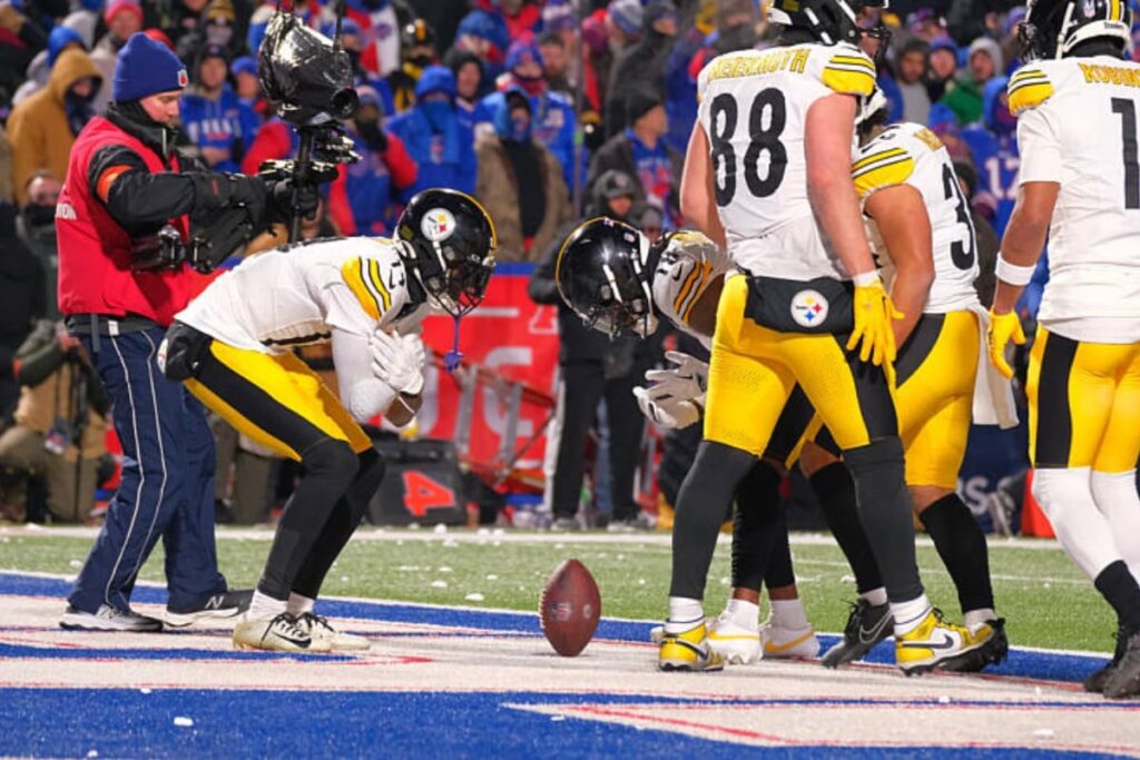 NFL: Steelers dispensam três em busca de respiro salarial