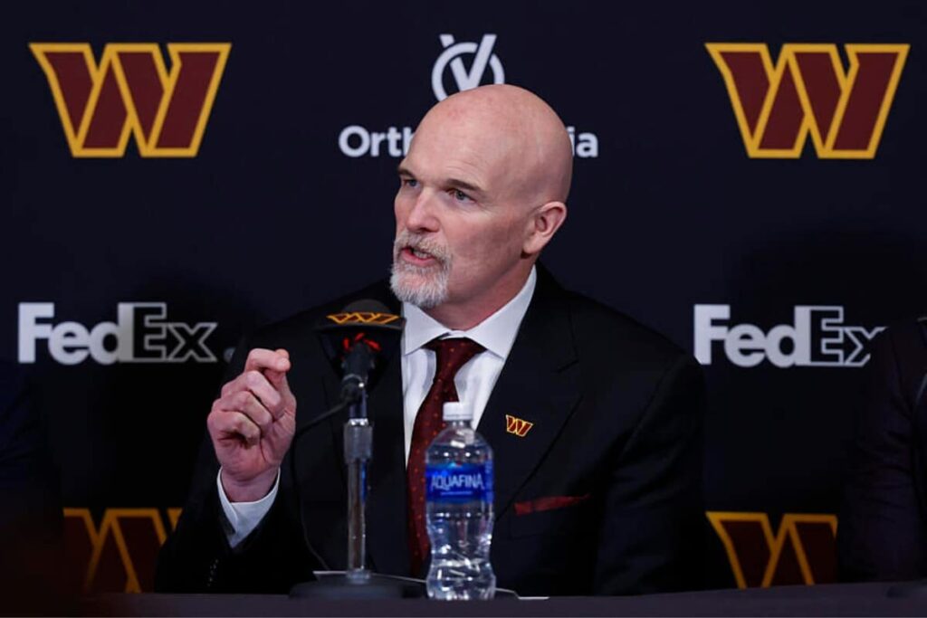 NFL: novo t&eacute;cnico dos Commanders anuncia primeira sa&iacute;da da equipe