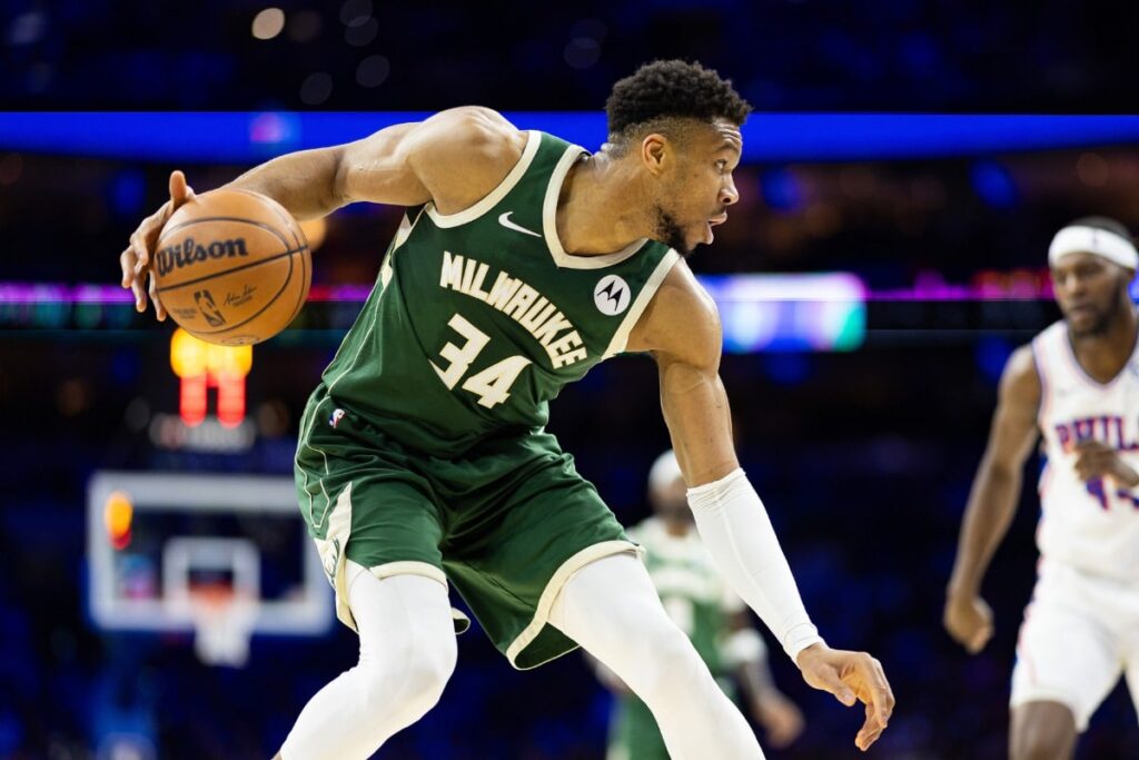 NBA: Milwaukee Bucks atropela 76ers e encaminha rea&ccedil;&atilde;o na temporada
