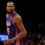 NBA: em duelo de gigantes, Kevin Durant supera LeBron James