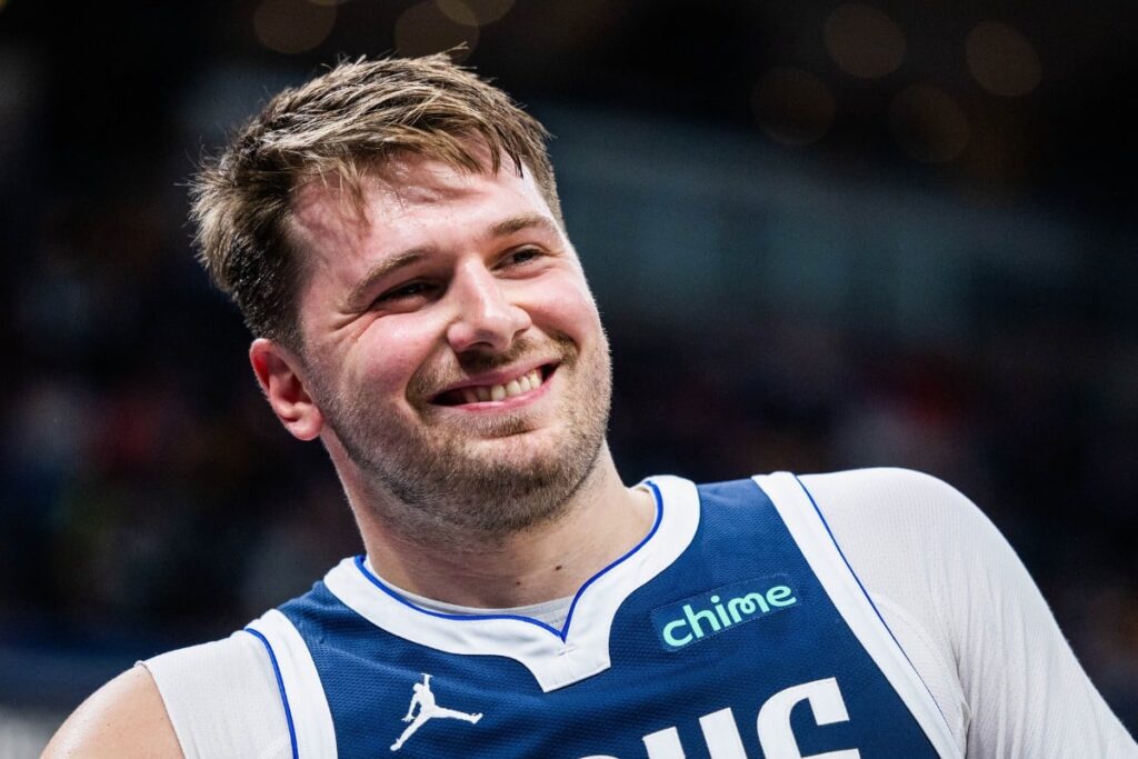 Presente de anivers&aacute;rio: Doncic ultrapassa LeBron James em marca in&eacute;dita na NBA