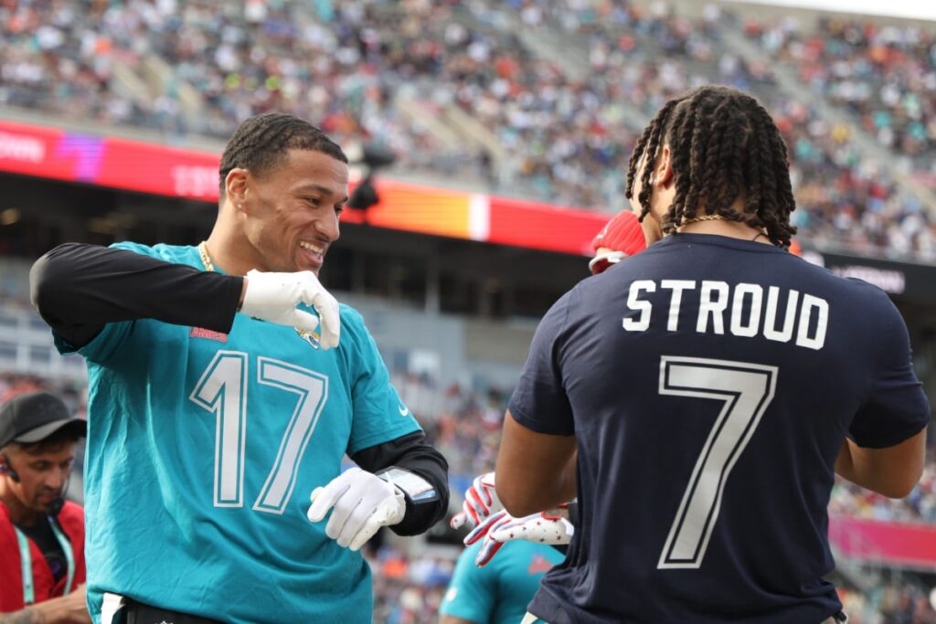 C.J. Stroud surge &lsquo;apel&atilde;o&rsquo;, Jalen Hurts recria lance ic&ocirc;nico dos Eagles e muita divers&atilde;o: Saiba como foi o Pro Bowl 2024