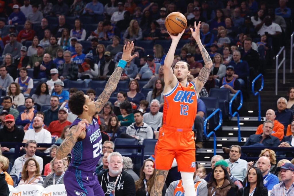 NBA: Hornets s&atilde;o atropelados por Thunder em poss&iacute;vel &uacute;ltimo jogo de estrela do time
