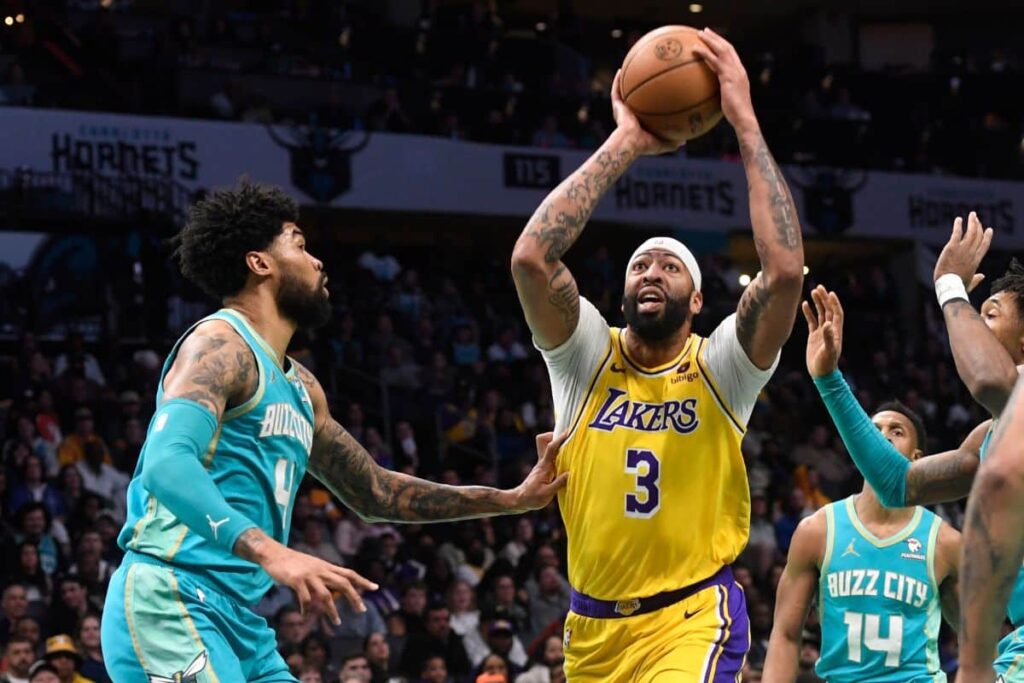 NBA: Anthony Davis repete marca incr&iacute;vel em duelo entre Lakers e Hornets