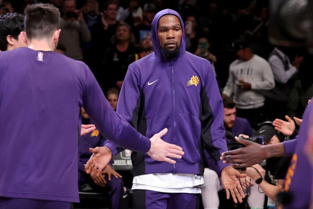 NBA: ap&oacute;s 3 anos, Durant reencontra os Nets e &lsquo;rejeita homenagem&rsquo;