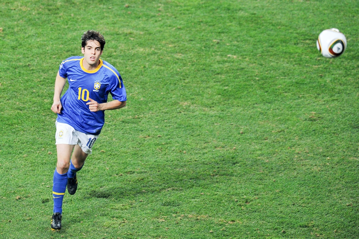 Kak&aacute; durante jogo da Sele&ccedil;&atilde;o Brasileira