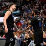 NBA: Kyrie e Doncic comandam vit&oacute;ria dos Mavericks em casa